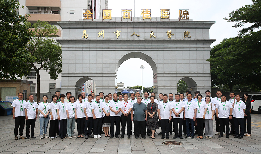 两地专家合影.JPG