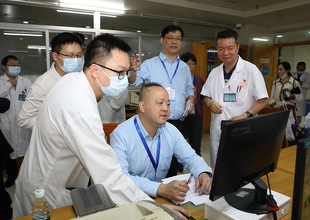 4 评审专家核查病案数据.jpg